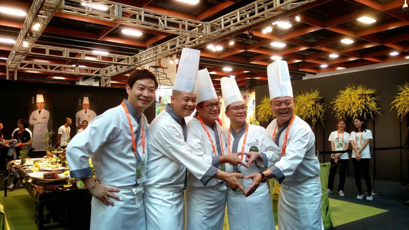 主厨力推花博套餐 -厨师合影