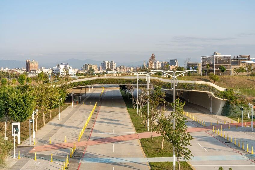 羅布森伴城路跑從敦化路上的「台中之肺」起跑。（圖／123RF）