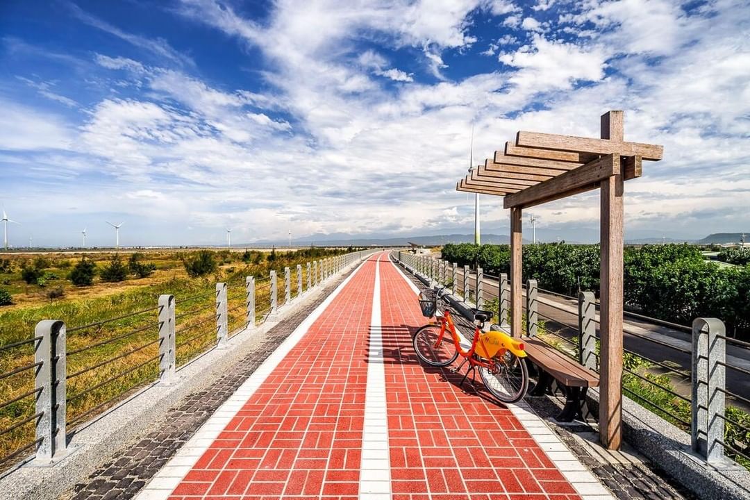 「想看看大海， 想爱上一个人， 即使是怪兽， 也有心啊。」－《声之形》​