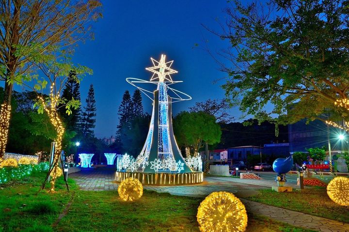 ＼ #石冈花漾艺术灯节 12月17日闪耀登场！／