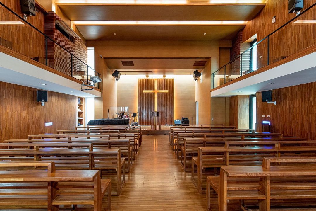 平安夜报佳音，到教堂感受既温馨又神圣的圣诞氛围！