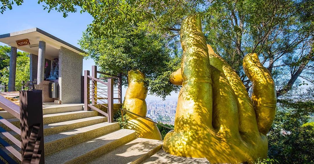 暂时抛开城市的烦恼，走向山中宁静秘境放松身心！