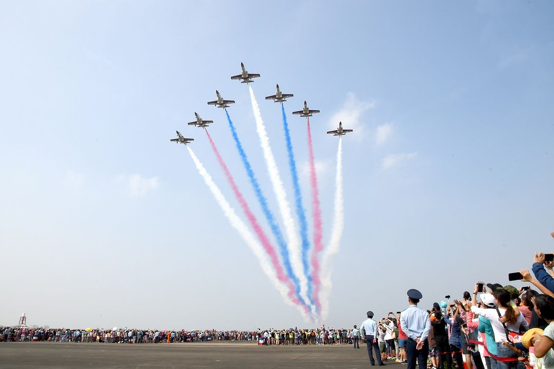 震撼人心的航空表演在台中，到此造访如嘉年华般的盛典！