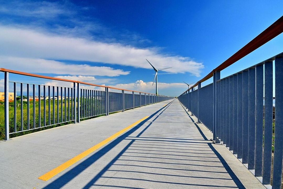 踏上自行車之旅🚴‍♀️最美海景「濱海自行車道－大甲段」藍天白雲的地中海風情🌊