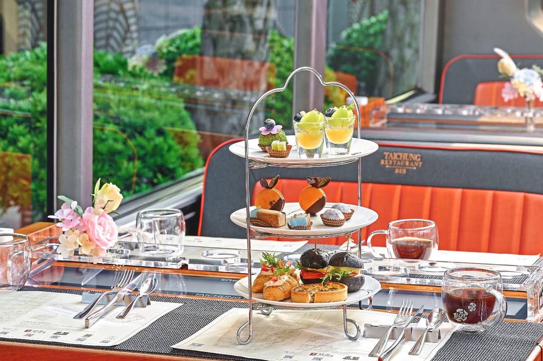 台中市雙層觀光餐車 今天開動~ 歡迎預約上車~