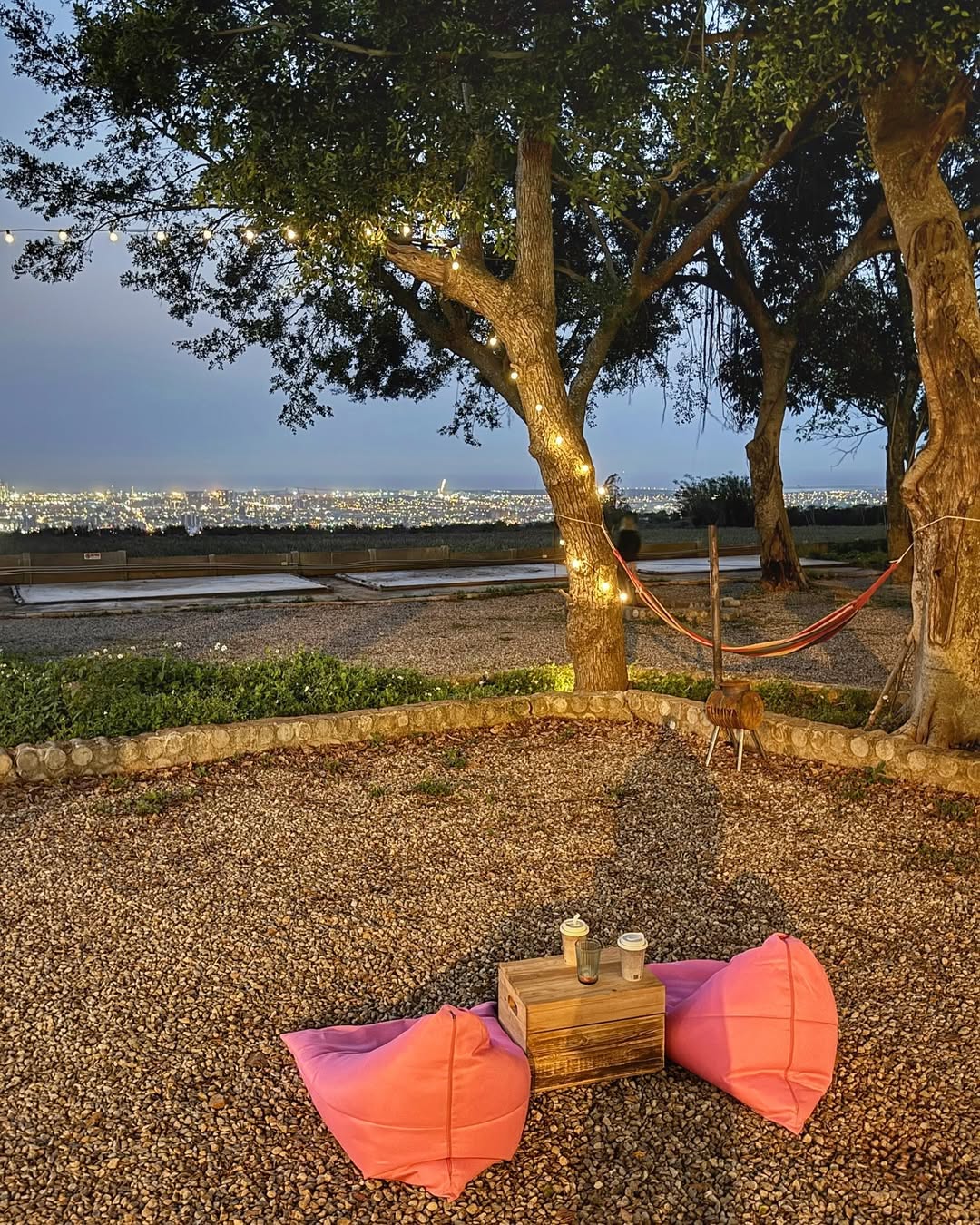 不進市區也不急著走，從 #台中機場 周邊的三個療癒基地開啟午後慢旅行🧳