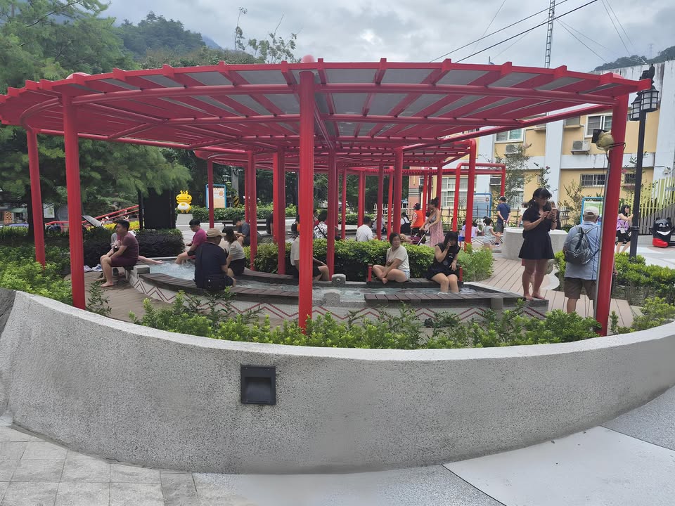 📍【台中和平人氣景點 #谷關溫泉廣場泡腳池 完工升級再出發～