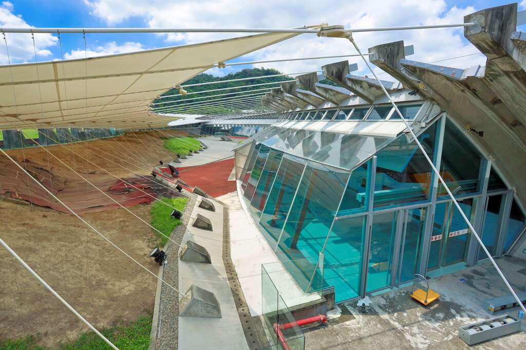 \ 看见自然的力量，聆听土地与人的永续故事 /